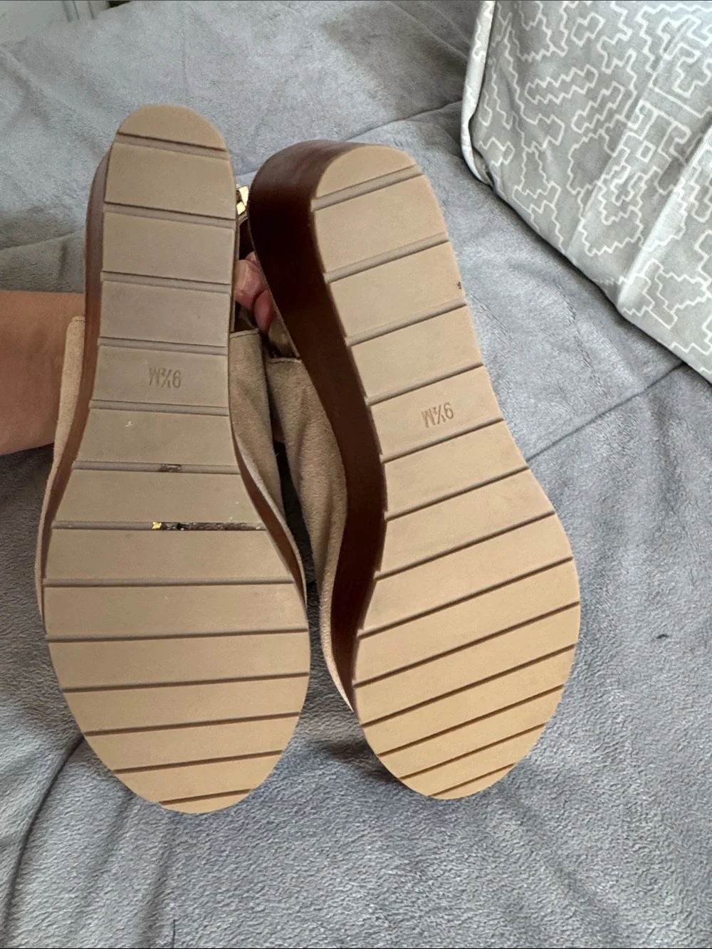 Kenneth Cole Reaction Neutral Suede Open-Toe Wedge Sandals